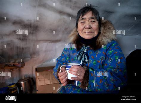 Inuit Nunavut Iglo Fotos Und Bildmaterial In Hoher Aufl Sung Alamy