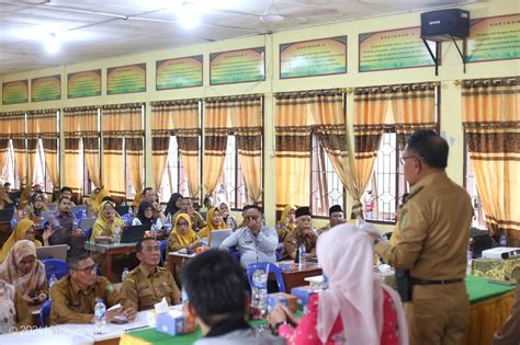 Plt Bupati Asmar Minta Kepala Sekolah Dan Guru Optimalkan Pengelolaan