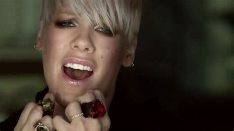 Pnk Fuckin Perfect Music Video Screencaps Pink Image 19335401 Fanpop