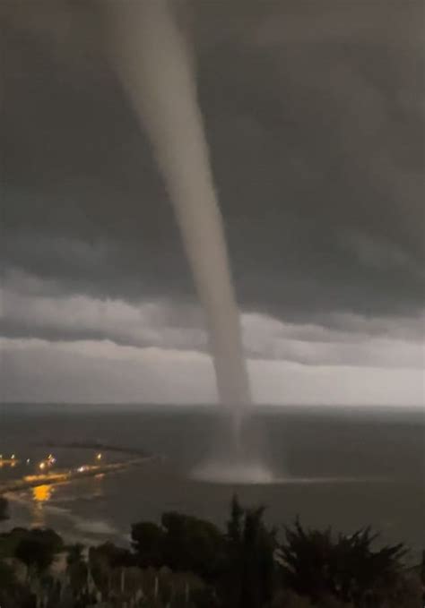 Trombe d aria in Sicilia anche stamattina mercoledì 17 novembre una