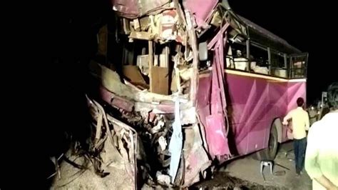 Up Bus Full Of Devotees Of Delhi Collided With Truck On Yamuna