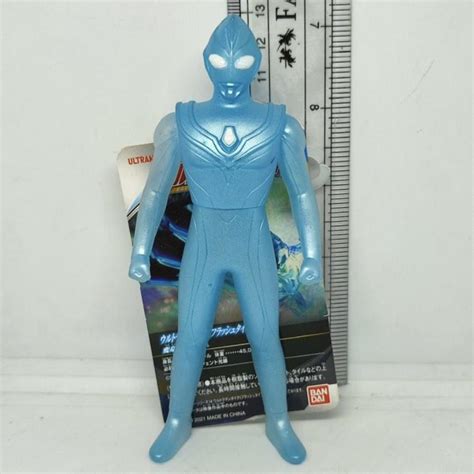 Mainan Action Figure UHS Ultra Hero Series Ultraman Dyna Flash Type