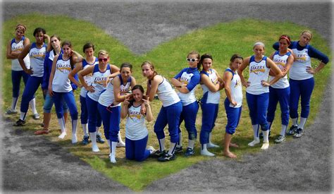 softball photo idea for team | Softball photos, Softball photography ...