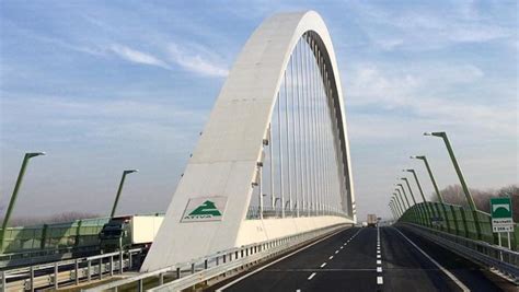 L Autostrada A5 Torino Aosta Non Chiude Scongiurato Ingorgo Dei Tir