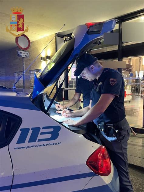 Alta Lattenzione Della Polizia Nella Zona Della Stazione Termini A