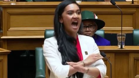 Monde Haka Au Parlement N O Z Landais Fin Des Nuits Polaires Et