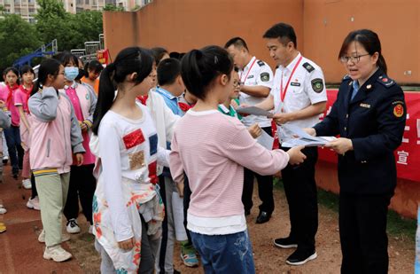 【转作风 优环境】“我为群众办实事，关爱青少年”——区市场监管局禁烟宣传进校园烟草