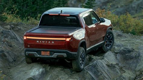 Analyzing The 2023 Rivian R1t Review Price And Specifications