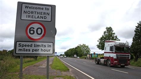 Government wants no physical changes to Irish border arrangements ...