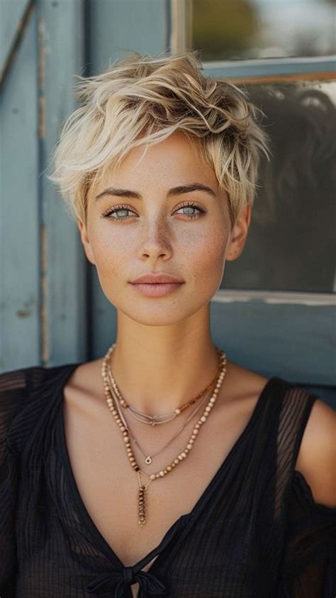 How To Grow Out A Pixie Haircut 10 Tips And Hairstyles To Stay Stylish