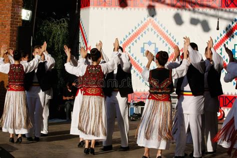 Timisoara Rumania Bailarines Rumanos En Traje Tradicional