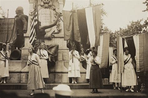 Womens Suffrage Activists Protest Photograph by Everett