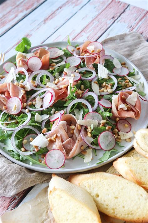 Lækker Salat med Parmaskinke Rucola Og Pinjekerner Grøntsager Sund