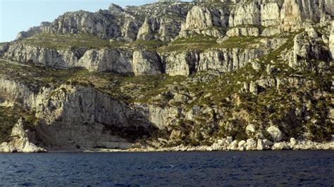 Vers La Fin Des Boues Rouges Dans Les Calanques TF1 INFO