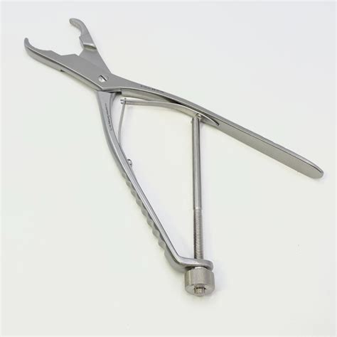 Used Kmedic Km Ulrich Self Retaining Bone Holding Forceps