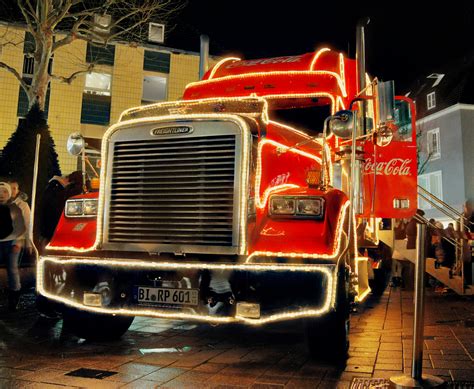 Der Coca Cola Weihnachtstruck Foto And Bild Autos And Zweiräder