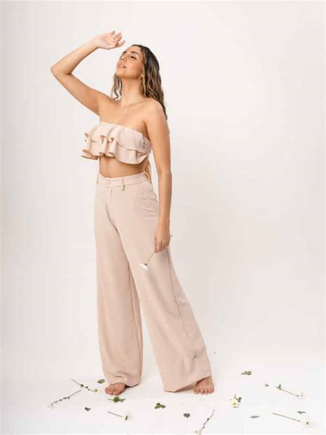 Cropped Sara Nude AERREE