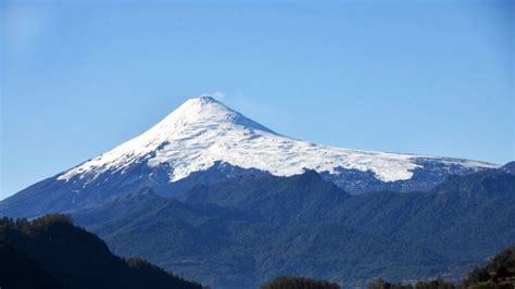 Leve actividad volcánica en el Volcán Villarrica Senapred mantiene