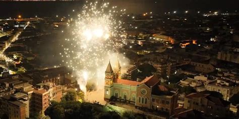 Messina Lo Spettacolo Dei Fuochi D Artificio Per La Madonna Della