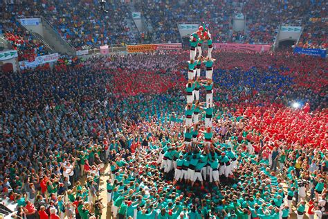 Human Towers: A Visual History of a Catalan Tradition | Smithsonian ...