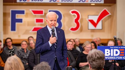 Election 2020 Joe Biden Bernie Sanders Trade Barbs On Social Security