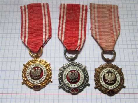 MEDAL SIŁY ZBROJNE W SŁUŻBIE OJCZYZNY KOMPLET 3 SZ 13720497406