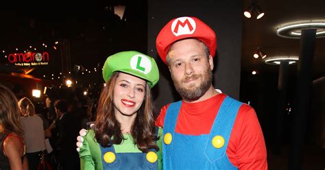 13 Last Minute Halloween Costumes For Couples