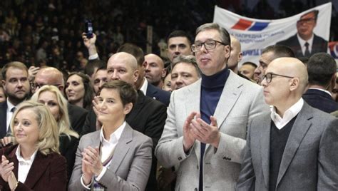 HALA DA SE URADI BOLNICA DA SE REKONSTRUIŠE Vučić u razgovoru sa