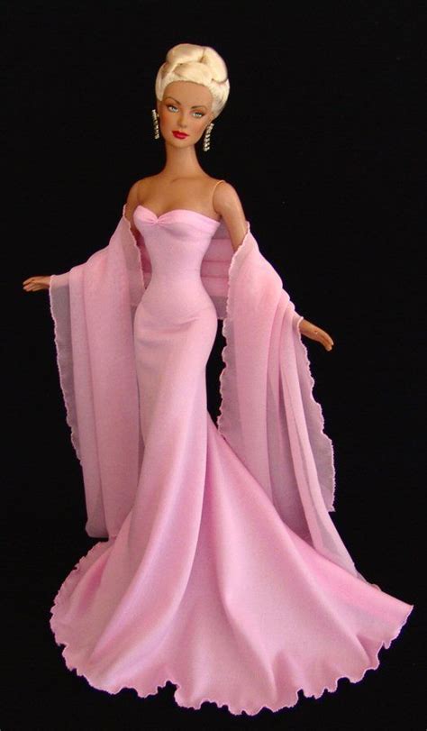 17 Best images about FANCY BARBIE DRESSES on Pinterest | Cindy crawford ...