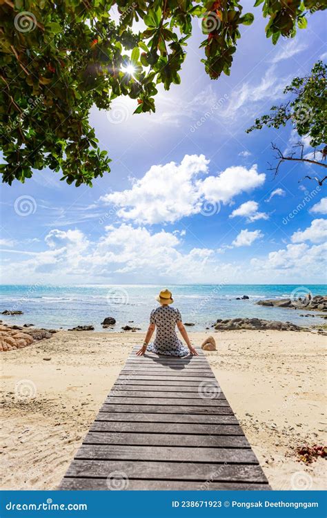 People Sitting By The Sea Stock Image Image Of Sitting 238671923