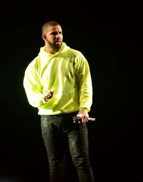 Drakes Pants Are The Only Thing You Need To See From The 2015 Gov Ball