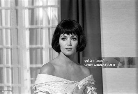 L'actrice française Françoise Fabian lors du tournage du film 'Belle