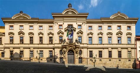 La Sede Ambasciata D Italia Praga