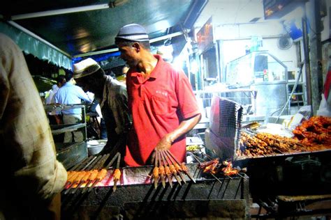 Best Street Food Spots in Mumbai in 2023