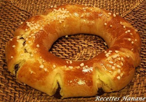 Couronne briochée à la crème pâtissière et aux pépites de chocolat