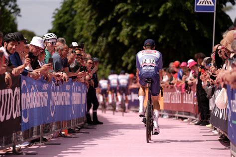 Video Vuelta A Espa A L Arrivo Della Sesta Tappa Ben O Connor