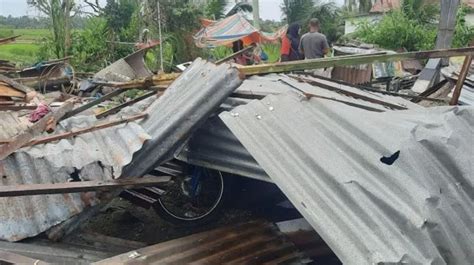 Ratusan Rumah Warga Di Bekasi Rusak Diterjang Angin Puting Beliung