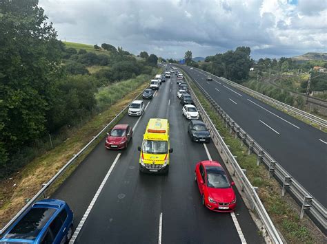 Varios accidentes en la autovía A67 y A8 complican el tráfico en la región