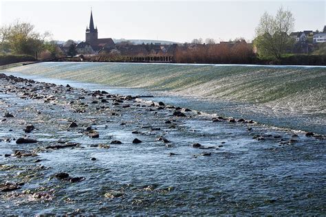 Werra Wehr Falken Landschaftsmerkmal Outdooractive