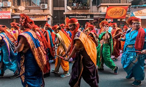 Marathi folk traditions: Abhang, Natya Sangeet, Lavani, Gondhala, and more - Ragatip