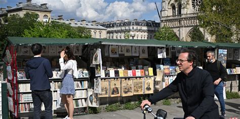 On Nous Chasse D Un Coup De Tapette Paris Les Bouquinistes Pri S