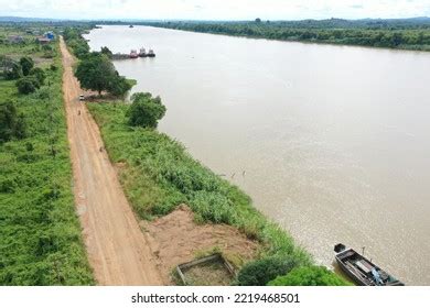 59 Sungai Mahakam Kalimantan Images, Stock Photos, 3D objects ...