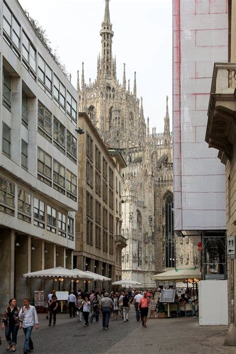 Milan Italy Street View Editorial Stock Photo Image Of Gothic 47292878