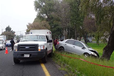 Muere Automovilista En Paseo Tollocan Choca Contra árbol