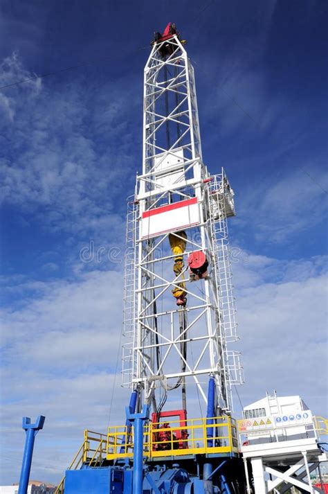 Drilling tower. Stands in the plains on the drilling tower , #spon, # ...