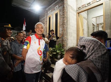 Ngobrol Dan Nginap Di Rumah Warga Ganjar Dapat Sambutan Hangat