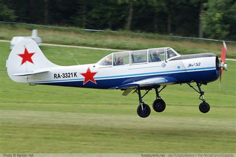 Yakovlev Jakowlew Yak 52 Jak 52 Registrierung RA 3321K