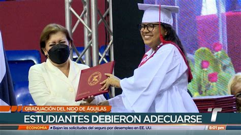 Unos Estudiantes Del Nido De Guilas Reciben Sus Diplomas