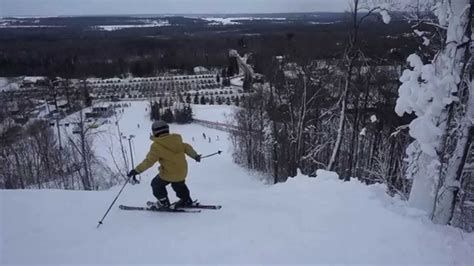 Snow Valley Skiing Minors On The Slope Youtube