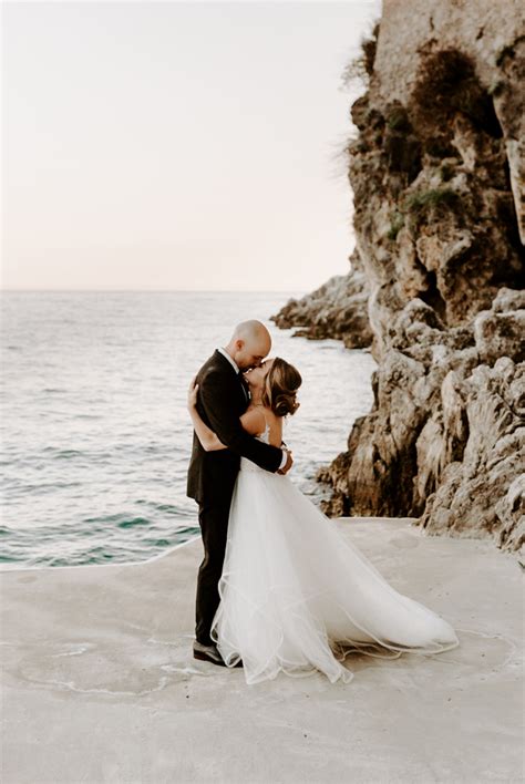 Coral and Blush Amalfi Coast Wedding at Hotel Santa Caterina | Junebug ...